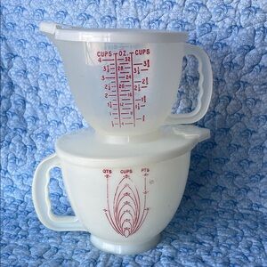 Tupperware Clear and White Measuring Cup Set